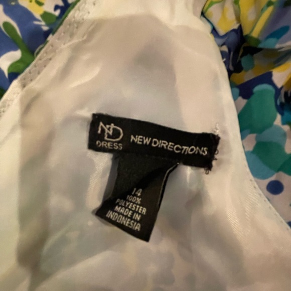 New Directions Abstract Print and Ruffled Dress 14 FREE SHIP - Picture 4 of 5